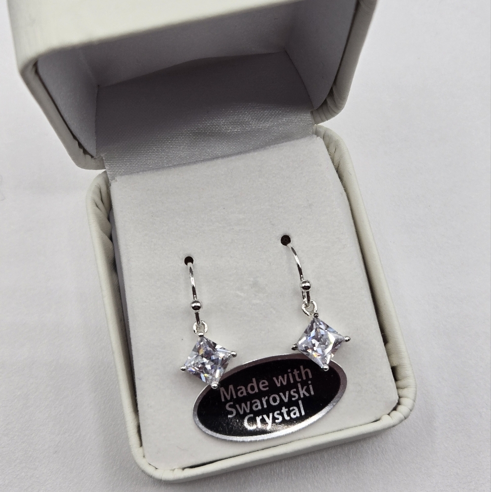 Crystal Drop Earrings Made w Swarovski Crystals Silver Overlay